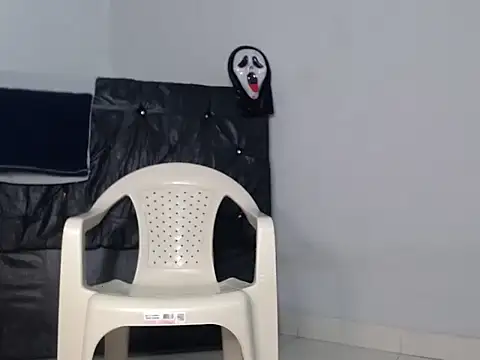 Snapshot of masterbrave420 chatting on November 18, 2025, 10:25 pm masterbrave420 online show from November 18, 2025, 10:25 pm