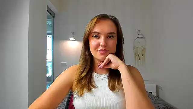 EmmaNorman online show from September 11, 2025, 2:28 pm