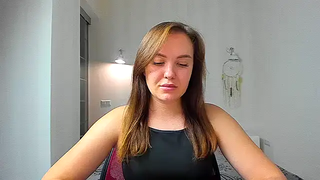 EmmaNorman online show from September 14, 2025, 4:39 pm