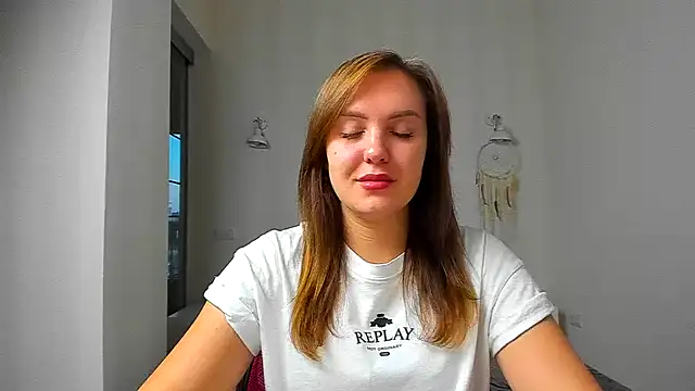 EmmaNorman online show from September 16, 2025, 4:08 pm