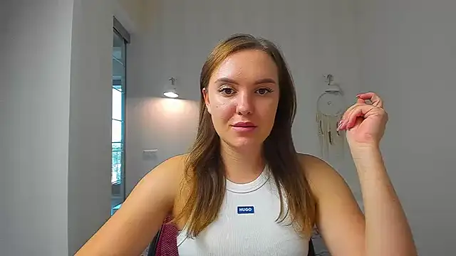 EmmaNorman online show from September 19, 2025, 2:29 pm