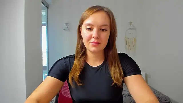 EmmaNorman online show from September 22, 2025, 12:29 pm