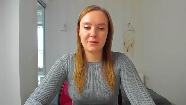 EmmaNorman online show from September 29, 2025, 12:54 pm