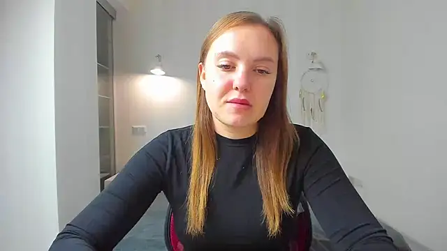 EmmaNorman online show from October 1, 2025, 8:04 pm