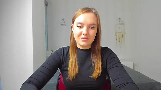 EmmaNorman online show from October 12, 2025, 2:27 pm