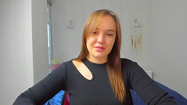 EmmaNorman online show from October 19, 2025, 12:17 pm