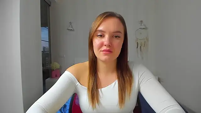 EmmaNorman online show from October 20, 2025, 3:12 pm