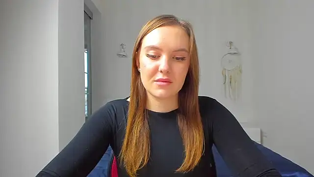 EmmaNorman online show from October 27, 2025, 2:10 pm