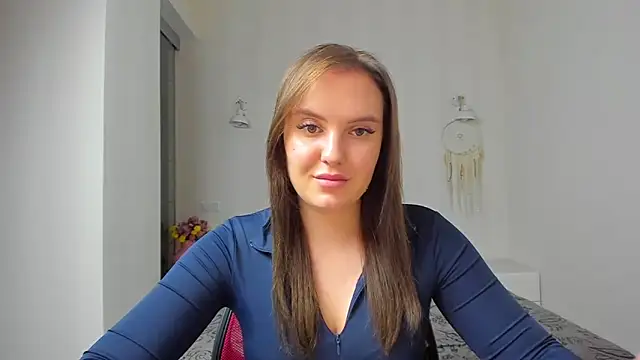 EmmaNorman online show from November 4, 2025, 3:22 pm