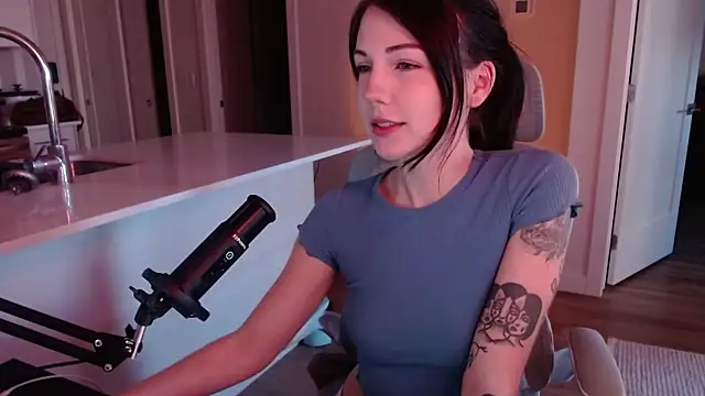 alwaysapril online show from November 24, 2025, 9:58 pm