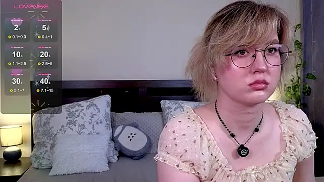 Snapshot of _AlexaFlowers_ chatting on May 19, 2026, 10:10 am AlexaFlowers online show from May 19, 2026, 10:10 am