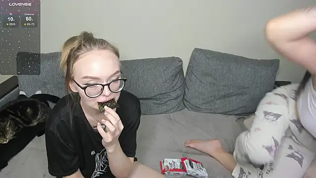 bitchdancer0 online show from October 5, 2025, 2:37 pm