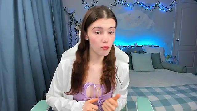 Zoe Vee online show from November 6, 2025, 3:07 am