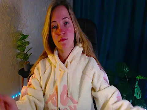 arlana klart online show from October 6, 2025, 1:36 am