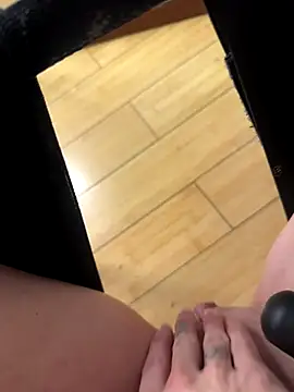 LittleCC1 online show from November 9, 2025, 5:22 pm