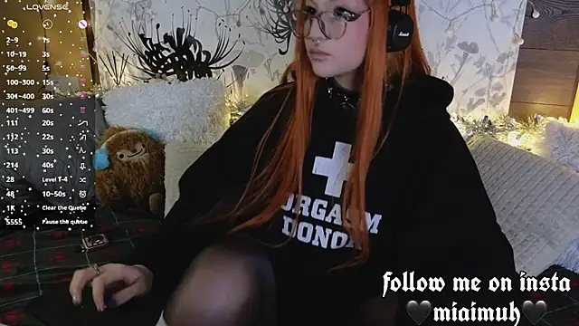 mia  yui online show from December 15, 2025, 12:26 am