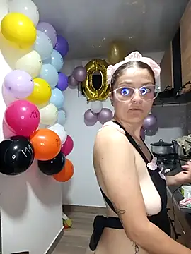 stivenlujan69 online show from October 20, 2025, 3:07 am