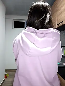 stivenlujan69 online show from October 24, 2025, 1:13 am