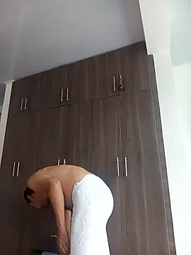 stivenlujan69 online show from January 11, 2026, 3:06 pm