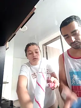 stivenlujan69 online show from February 24, 2026, 3:21 pm