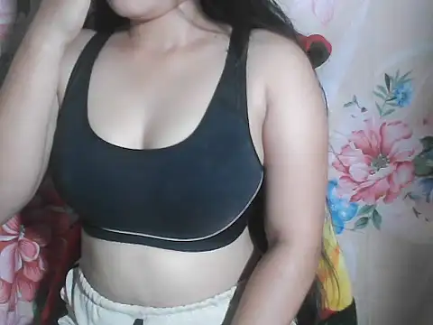 Katie Winslet online show from October 11, 2025, 12:43 am