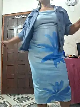 SIMIHOT online show from October 31, 2025, 3:24 pm