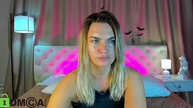 Snapshot of Marie_Ellie chatting on November 10, 2025, 1:26 am Marie Ellie online show from November 10, 2025, 1:26 am