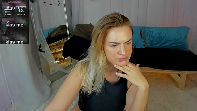 Snapshot of Marie_Ellie chatting on November 12, 2025, 1:28 am Marie Ellie online show from November 12, 2025, 1:28 am