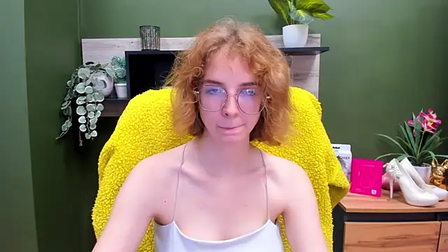 juicyPenny online show from October 22, 2025, 6:24 am