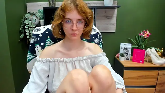 juicyPenny online show from October 27, 2025, 7:34 am