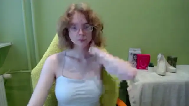 juicyPenny online show from November 17, 2025, 7:36 am