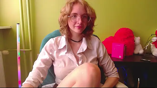 Snapshot of juicyPenny chatting on June 26, 2026, 6:18 am juicyPenny online show from June 26, 2026, 6:18 am