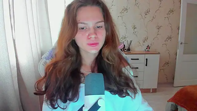 yourdreamm  online show from October 16, 2025, 7:09 am