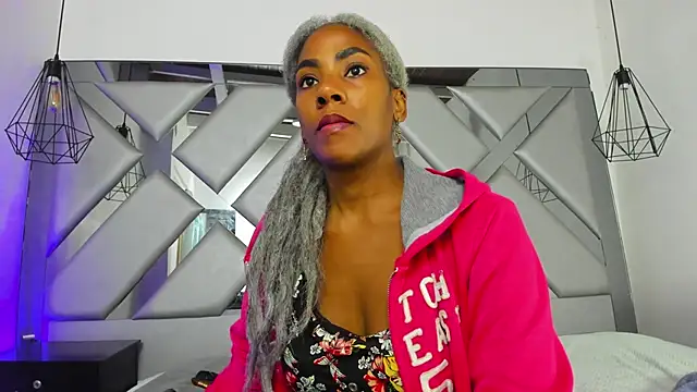 Snapshot of Lorenn_Hill chatting on December 20, 2025, 1:07 pm Lorenn Hill online show from December 20, 2025, 1:07 pm
