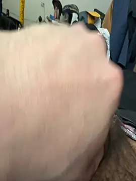 radeczek001 online show from December 17, 2025, 1:06 pm