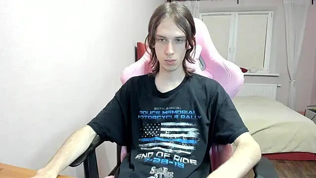 eleganc3 online show from September 24, 2025, 8:12 pm