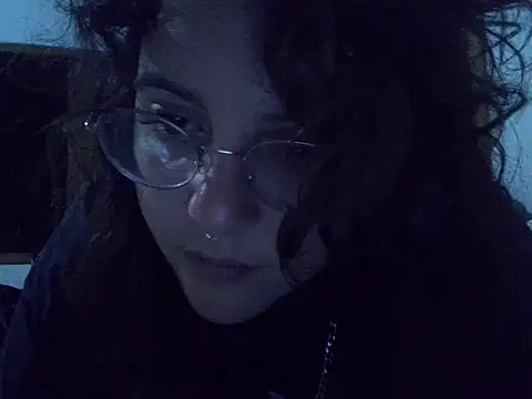 Blue Liz online show from December 17, 2025, 1:11 am