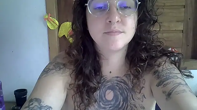 Snapshot of Blue_Liz chatting on April 3, 2026, 4:49 pm Blue Liz online show from April 3, 2026, 4:49 pm