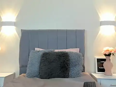 Emiily cooper x online show from October 4, 2025, 1:42 pm