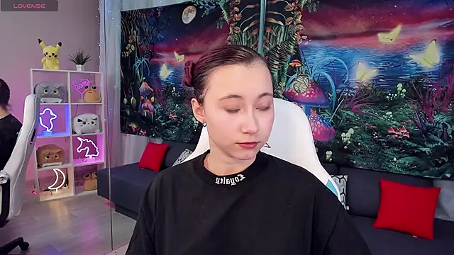 ClaraParks online show from October 14, 2025, 5:58 pm