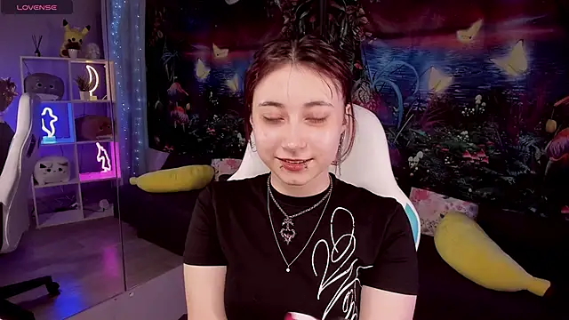 ClaraParks online show from March 29, 2026, 7:47 pm