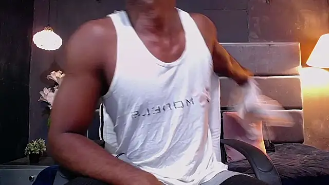 Snapshot of blackbignude chatting on October 29, 2025, 1:19 am blackbignude online show from October 29, 2025, 1:19 am