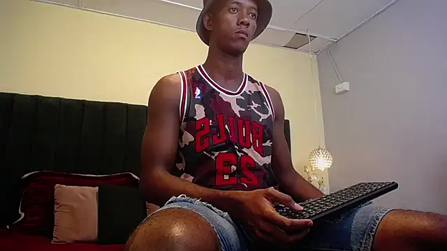 blackbignude online show from July 10, 2026, 1:10 am