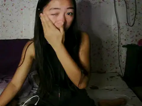 SweetMissPinay18 online show from December 22, 2025, 11:35 pm