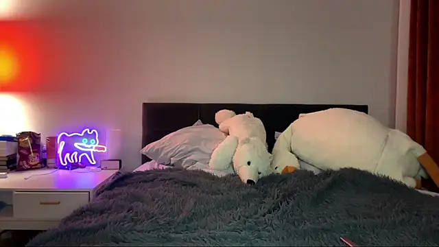 milastretch online show from October 9, 2025, 9:35 pm