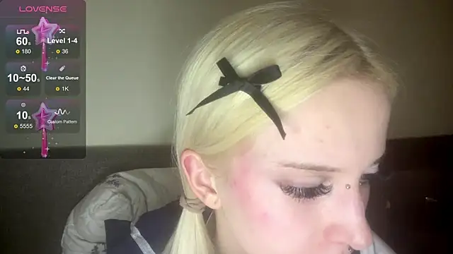 kittywithu online show from November 9, 2025, 12:14 pm