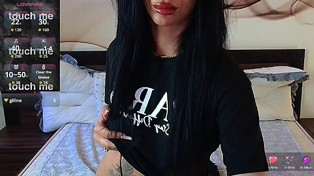 Snapshot of NaomiScarlet chatting on July 14, 2026, 10:21 am NaomiScarlet online show from July 14, 2026, 10:21 am