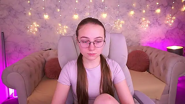 ArrinaWairr online show from March 4, 2026, 7:14 am