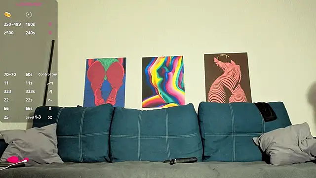 TrixiBell online show from March 4, 2026, 4:29 am