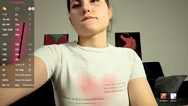 TrixiBell online show from March 26, 2026, 5:02 am